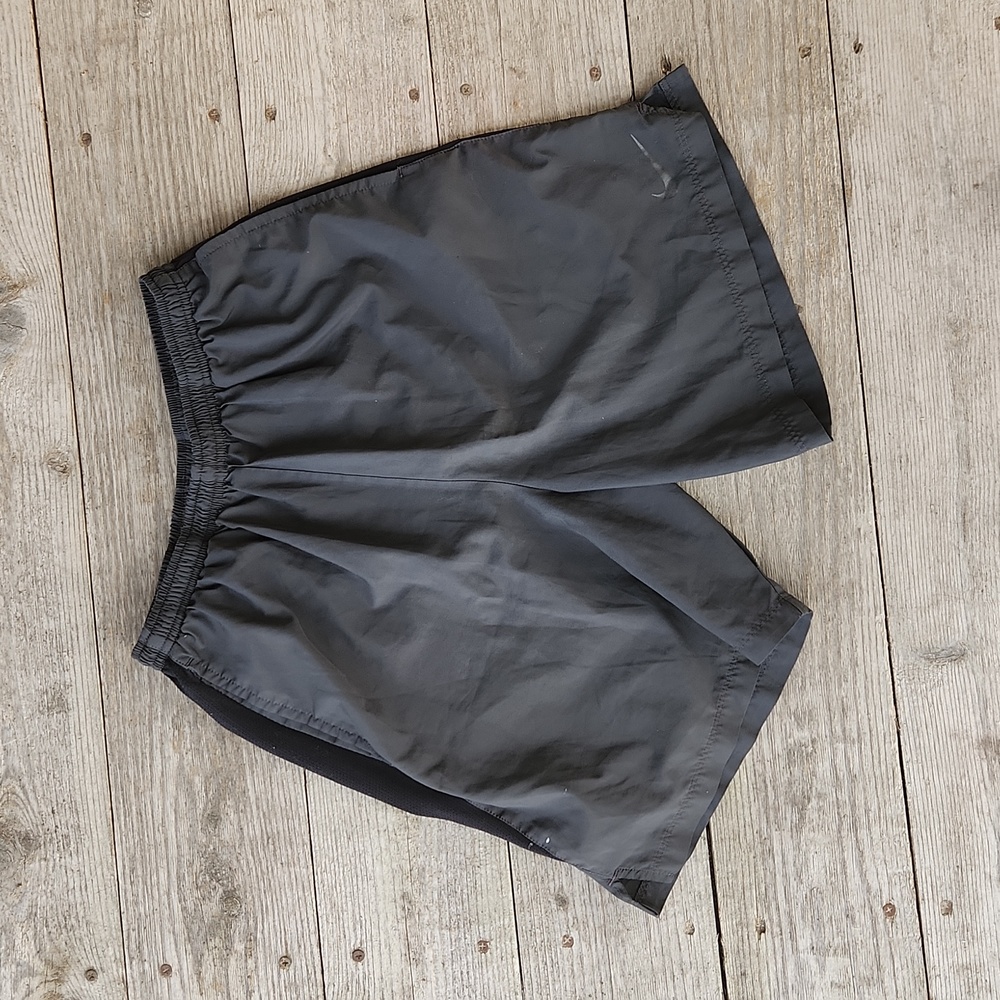 Nike Gray and Black Dri-Fit Athletic Shorts Size Small Pockets